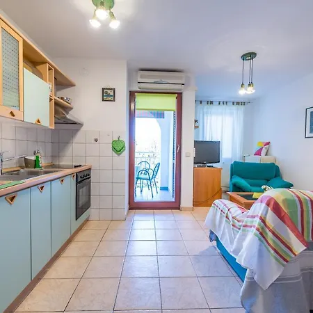 Lily Apartman *